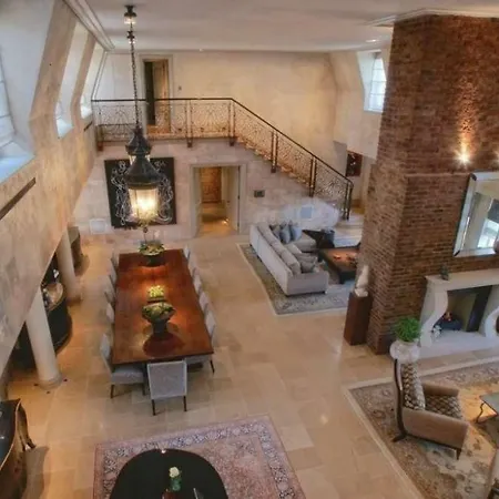 Vatican-apartment דירה