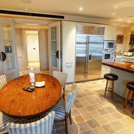 Vatican-apartment Apartment *